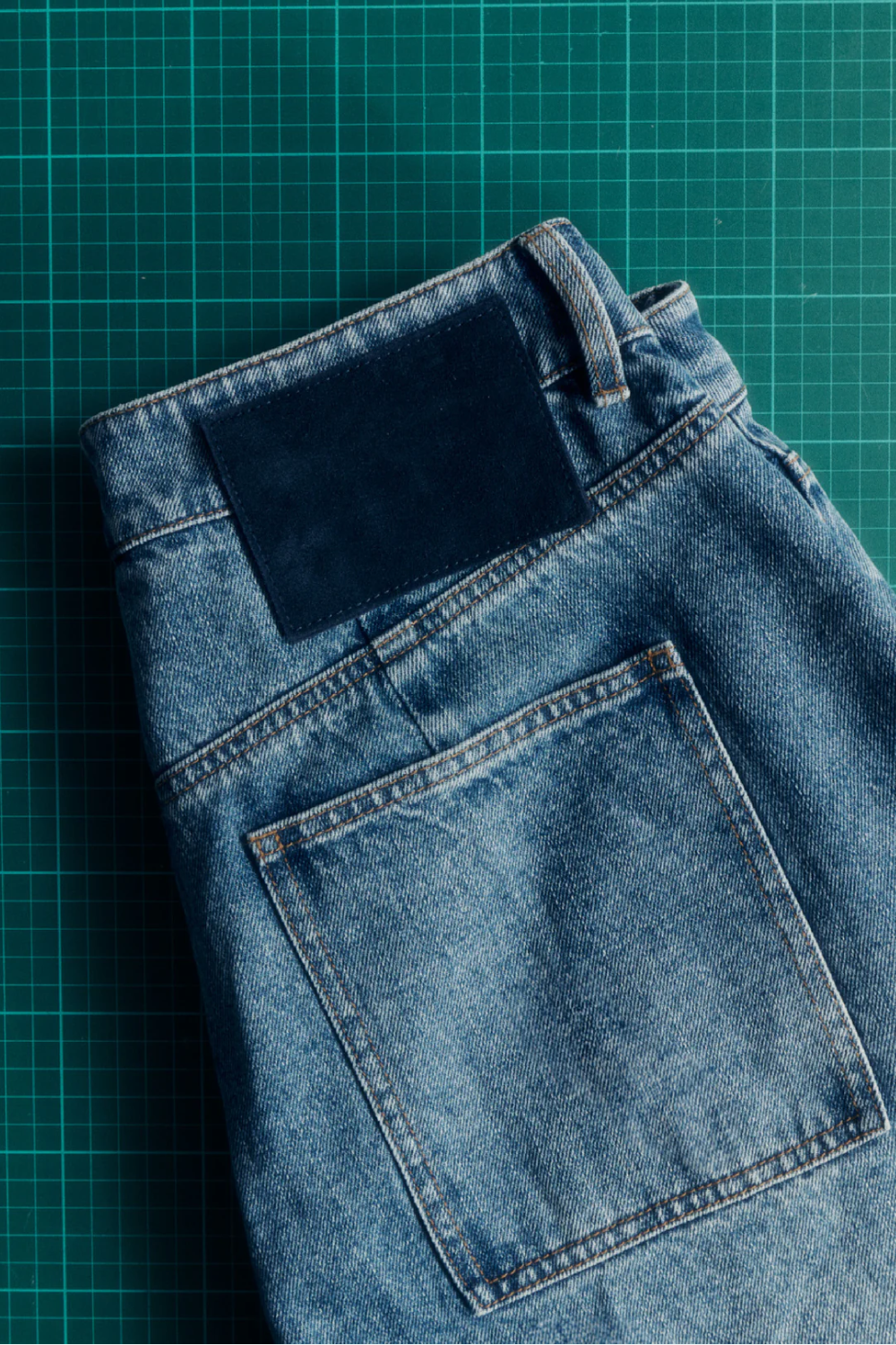 Dart-Knee Denim Light-Mid Wash | PORTER JAMES SPORTS | Mad About The Boy